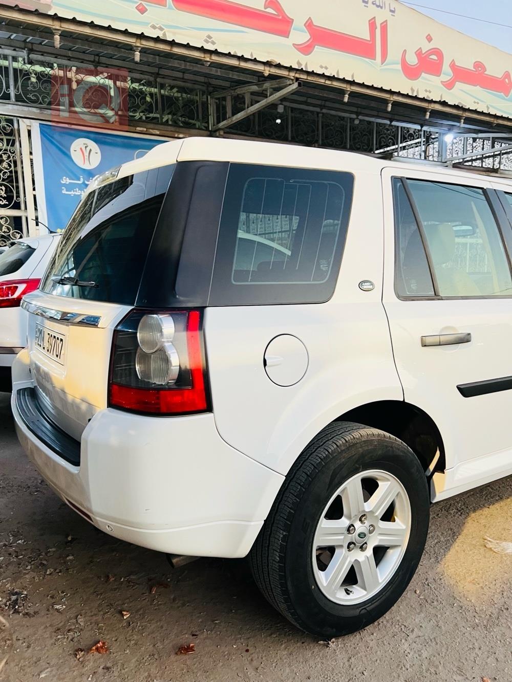 لاند روفر LR2